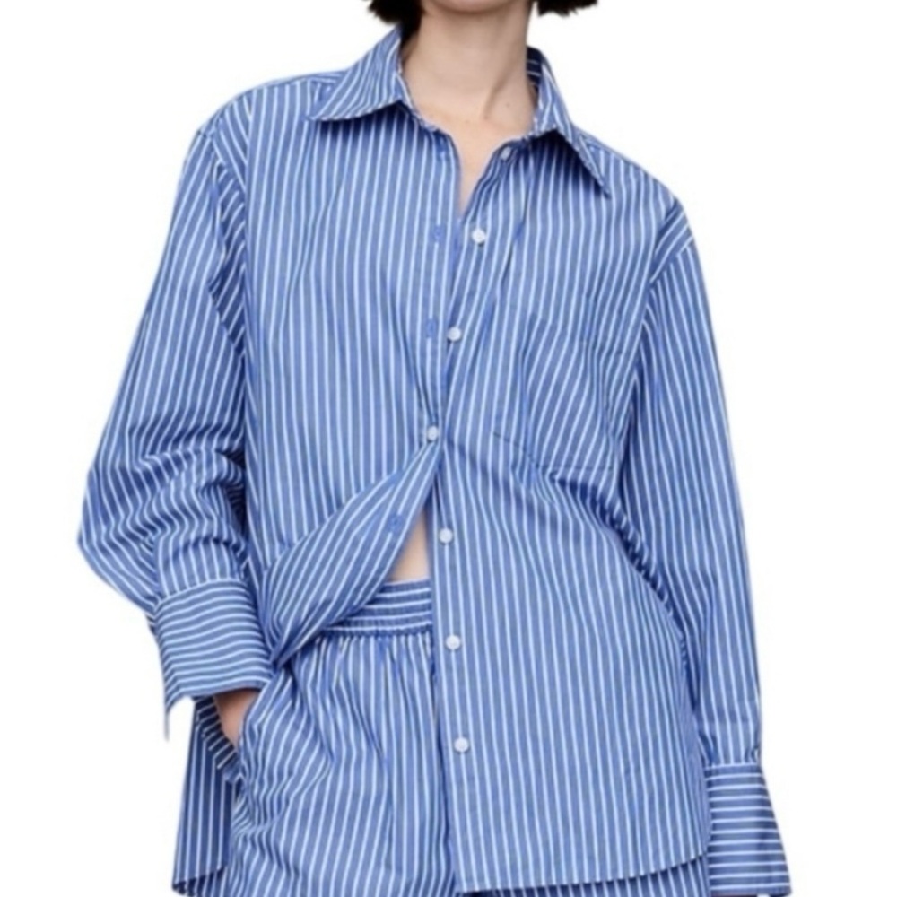 GAP Blue Striped Button Down Shirt